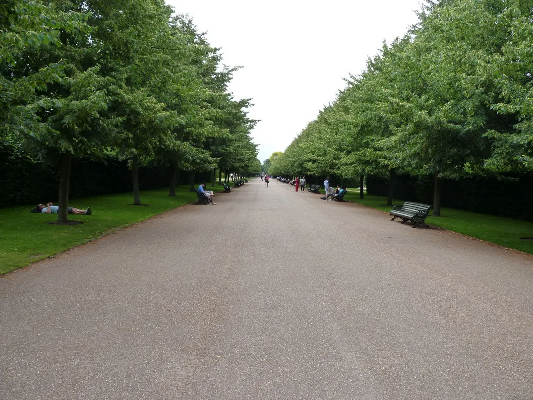 The long tree-lined Broad Walk running north through Regent's Park